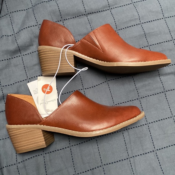 Brown booties - Picture 2 of 2